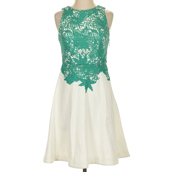 Anthropologie Moulinette Soeurs Cocktail Aplique A Line Fit & Flare Dress Size 8 - Picture 2 of 10